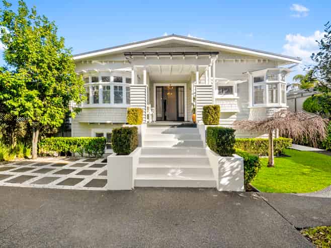 135 St Heliers Bay Rd, St Heliers