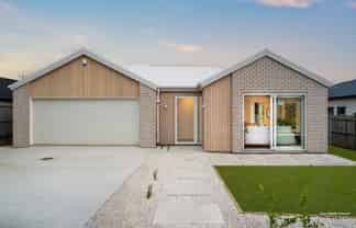 21 Tahuna Minhinnick Drive, Glenbrook
