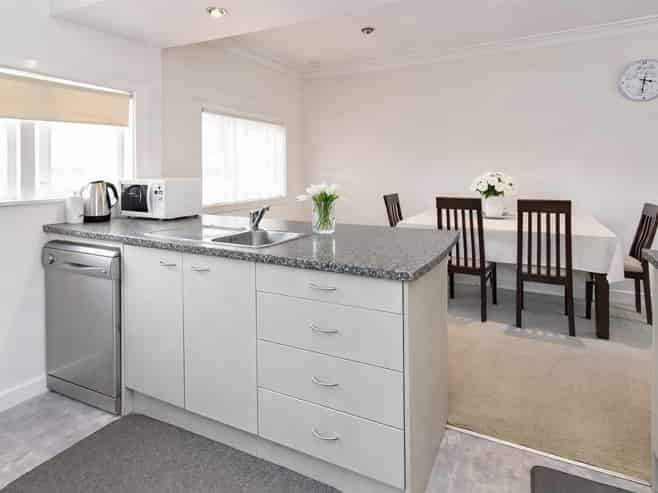2/13 Tennessee Avenue, Mangere East