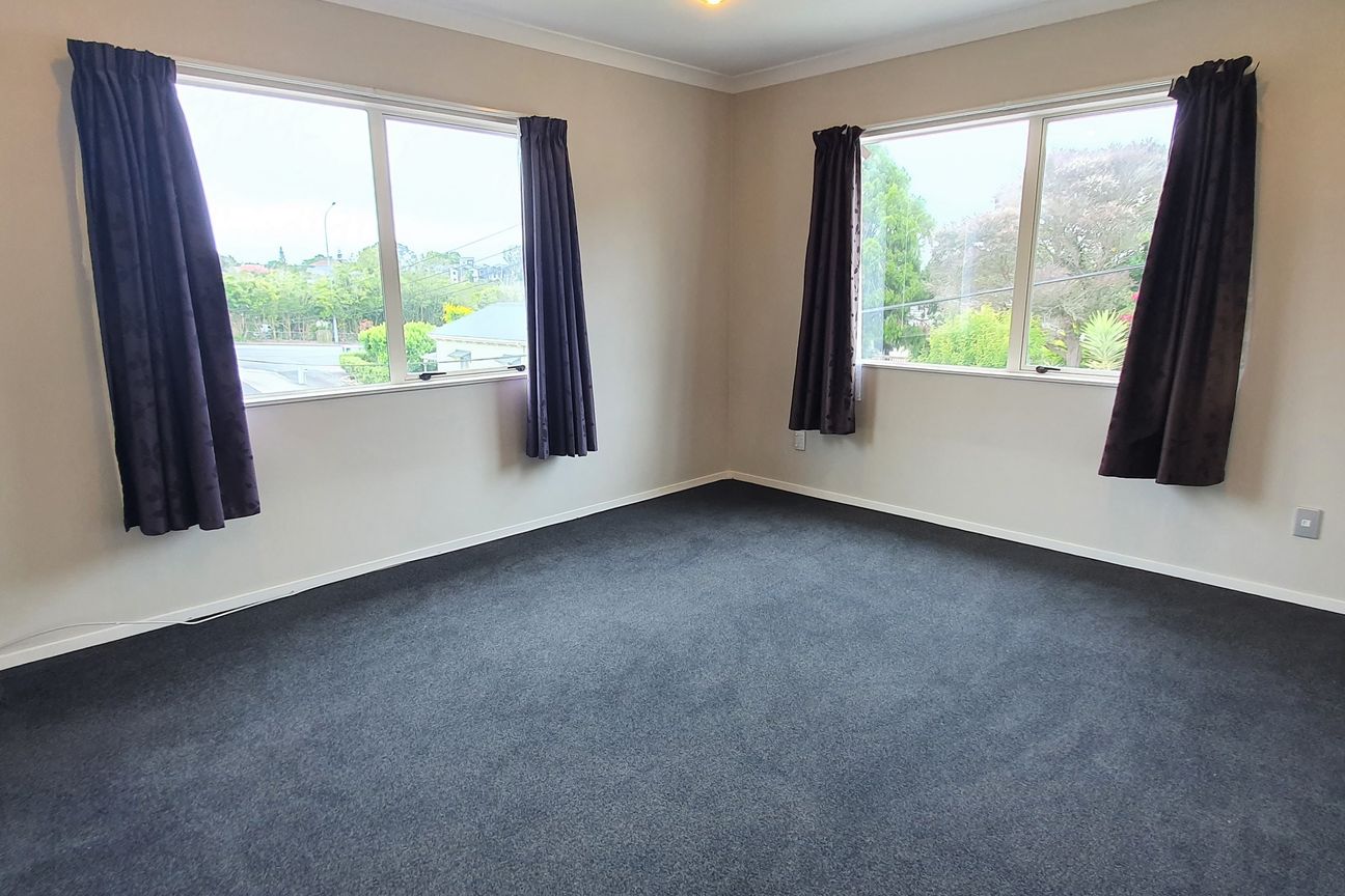 Spacious 4 Bedroom, 2.5 bathroom home - Widok 6