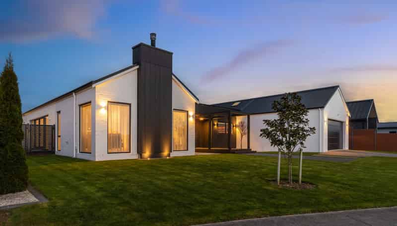 24 Phoenix Palms Grove, Levin