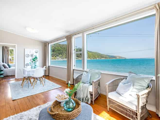 609 Marine Drive, Eastbourne
