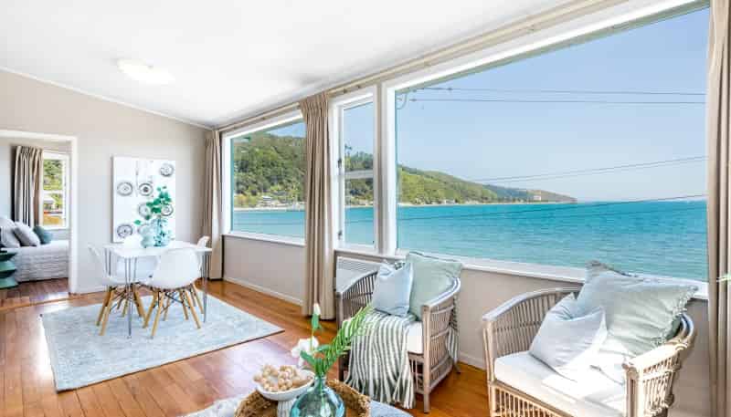 609 Marine Drive, Eastbourne