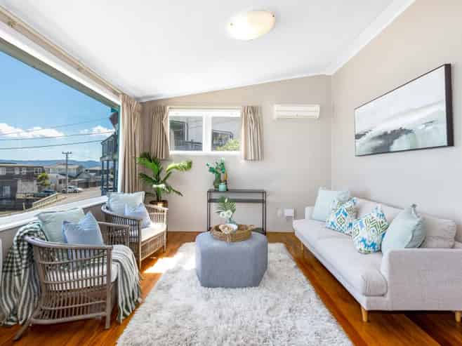 609 Marine Drive, Eastbourne
