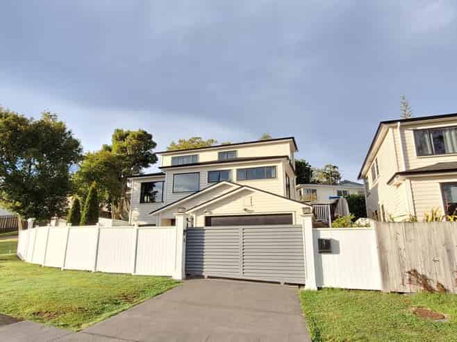 1 Classic Grove, Bayview