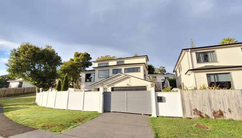 1 Classic Grove, Bayview