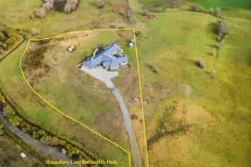 21 Copper Beech Road, Woodend