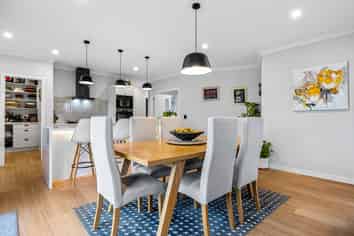 21 Copper Beech Road, Woodend