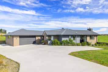 21 Copper Beech Road, Woodend