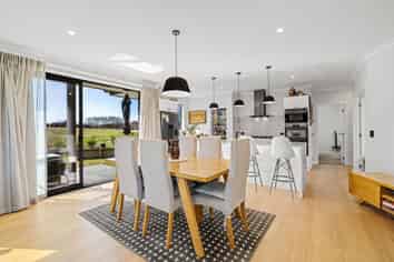 21 Copper Beech Road, Woodend