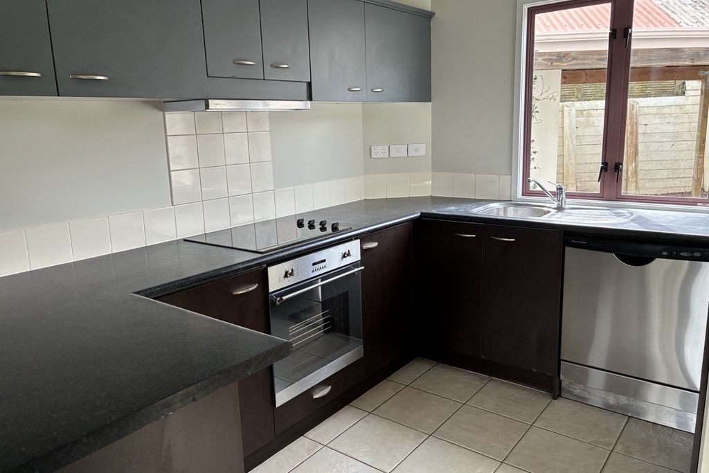Freshly Renovated Family Home in a Convenient Location - Vista 4