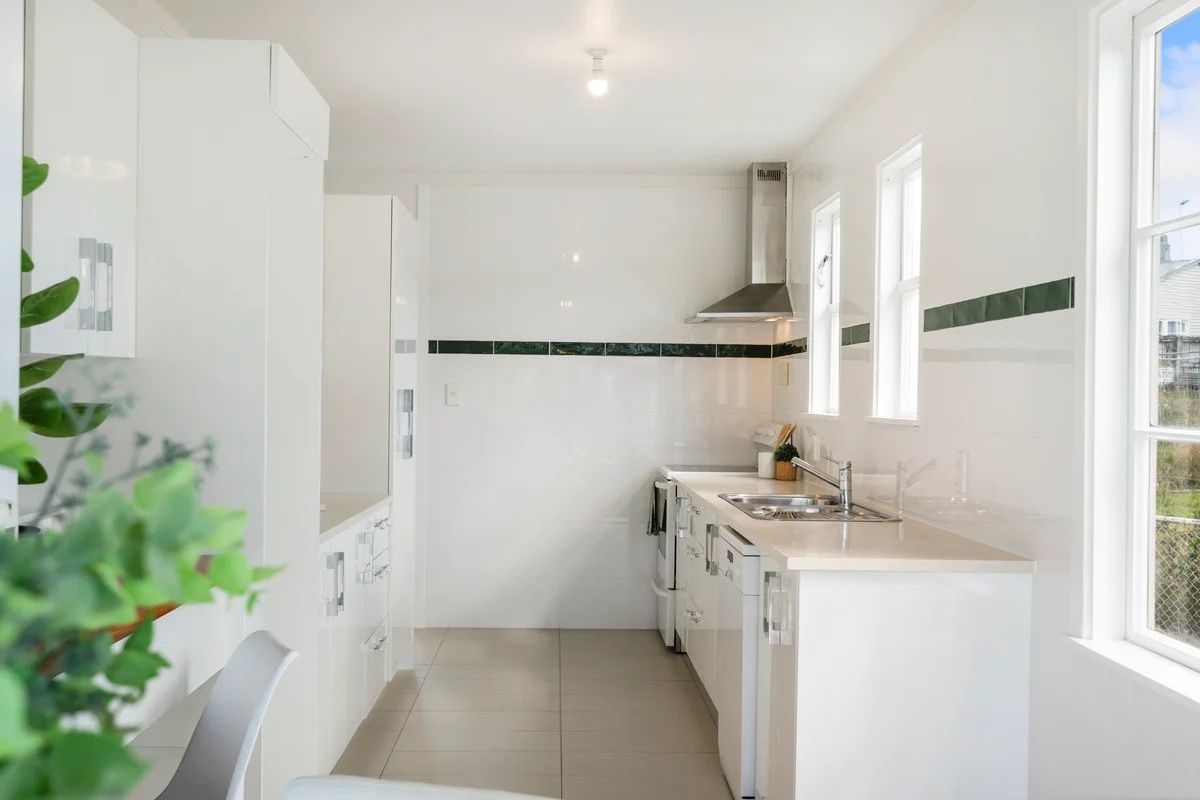 Charming standalone 3BR Onehunga Haven w/ Deck - Widok 3