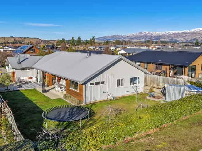 4 Warbler Lane, Albert Town