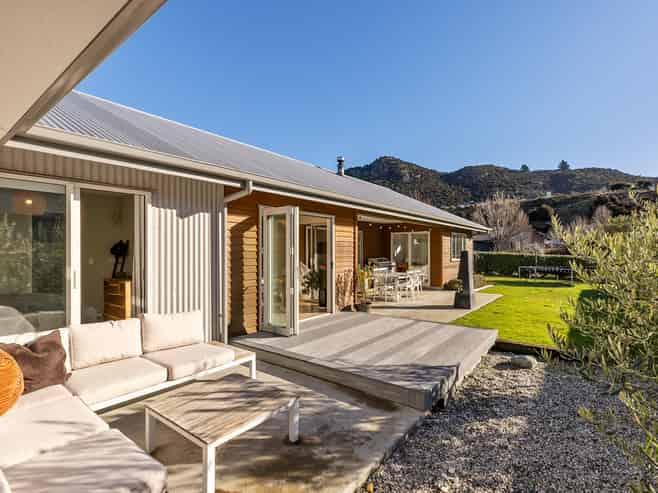 4 Warbler Lane, Albert Town