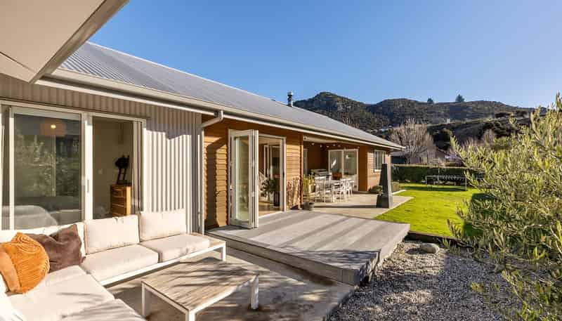 4 Warbler Lane, Albert Town