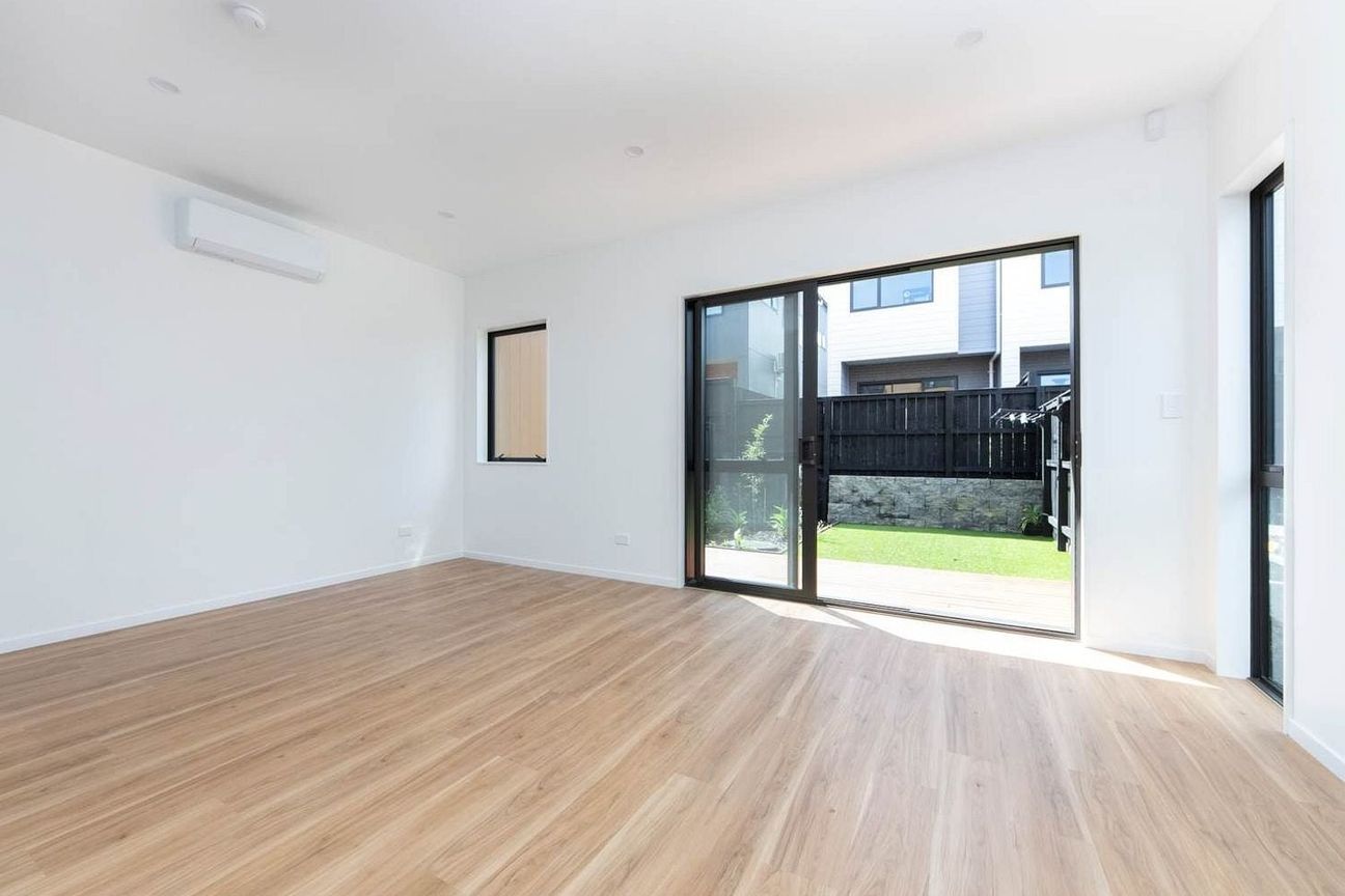 Modern 3-Bedroom Townhouse in a Prime Location - Aanzicht 4