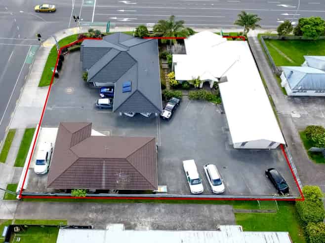 High profile corner office opportunity