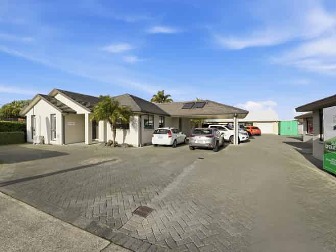 High profile corner office opportunity