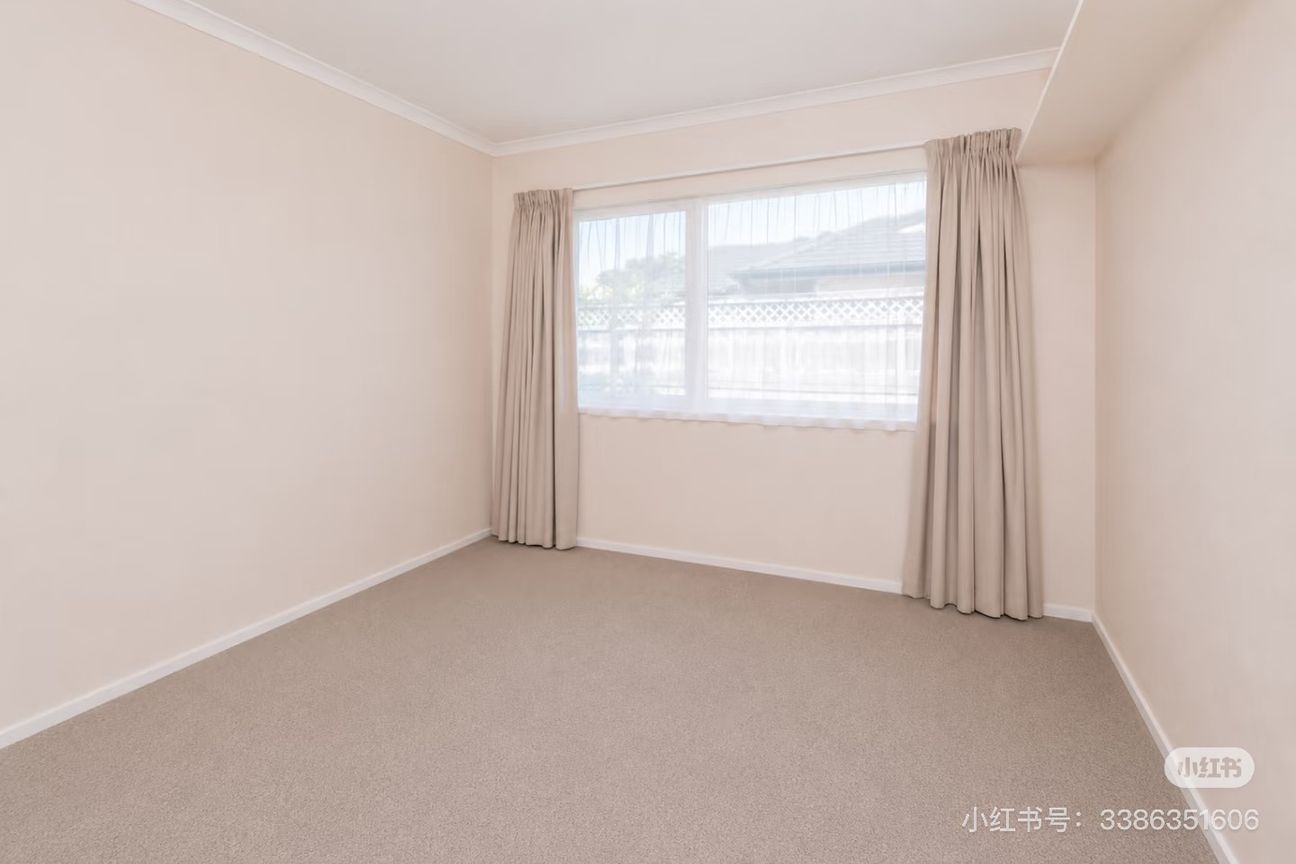 Well Maintained 3 Bedroom 2 Bathroom Home - Widok 2