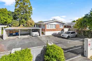 2/11 Oakland Avenue, Papatoetoe