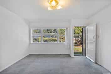 2/11 Oakland Avenue, Papatoetoe