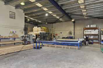 Takanini Industrial Unit | 284m2