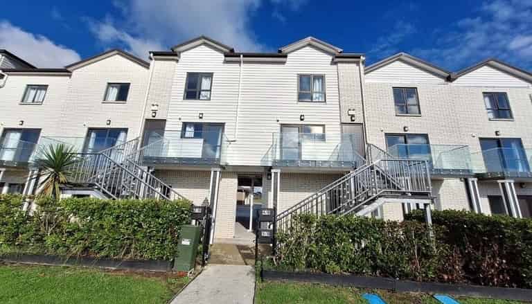 2/8 Kerrs Road, Wiri