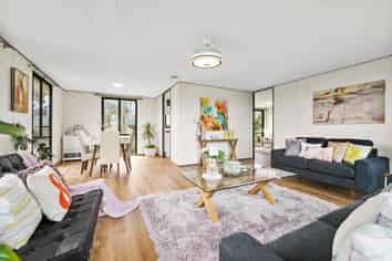 8 Exeter Place, Unsworth Heights