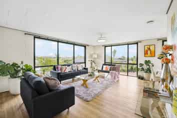 8 Exeter Place, Unsworth Heights
