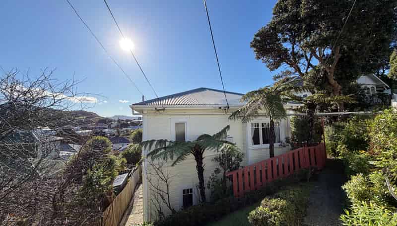 8 Blythe Street, Berhampore