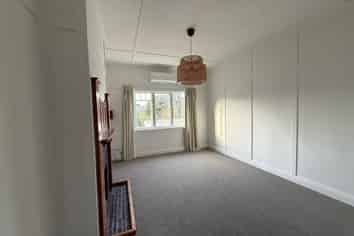 8 Blythe Street, Berhampore
