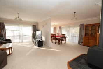 9 McClean Place, Ngatea