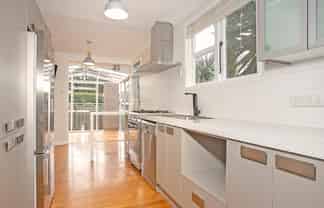 33 Coral Crescent, Panmure