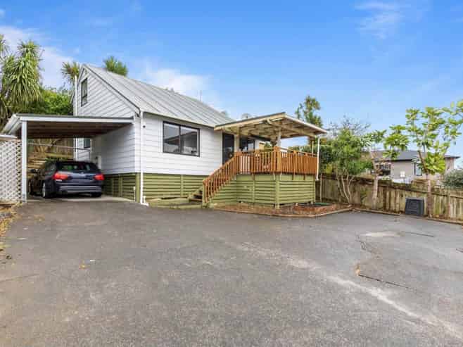 78B Vodanovich Road, Te Atatu South