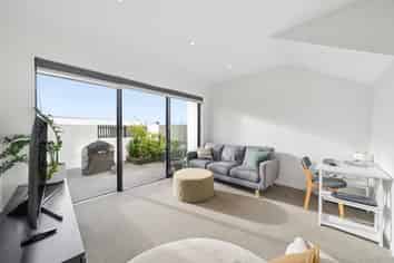 3/6 Oswald Crescent, Paparangi