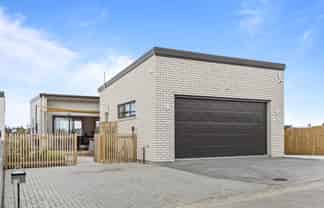13  Kuhu Way, Millwater