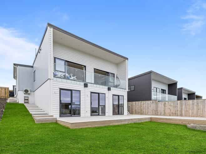 13  Kuhu Way, Millwater