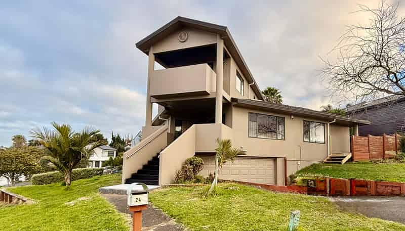 24 Bluebird Crescent, Unsworth Heights