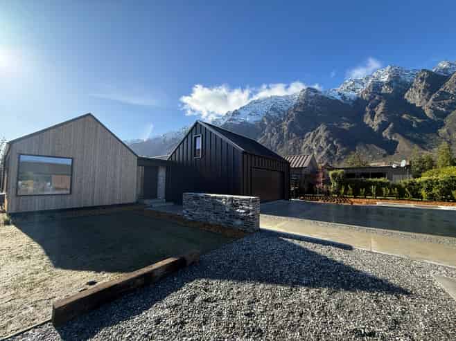 10 Hovingham Court, Jacks Point