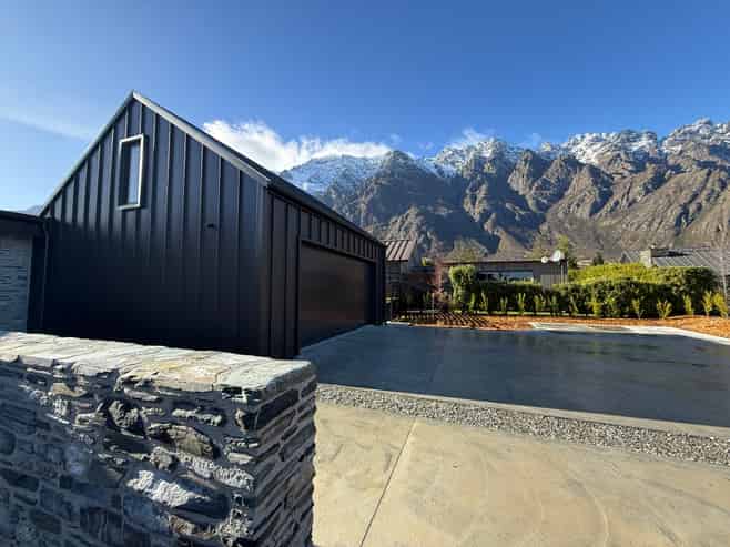 10 Hovingham Court, Jacks Point