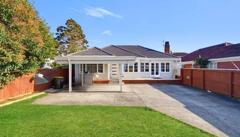 13 Great south road, Papatoetoe