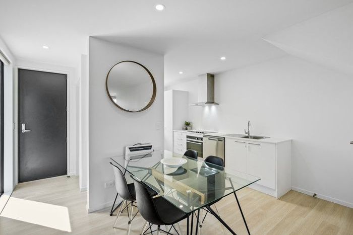 Modern, Spacious Two-Bedroom Townhouse in Edgeware - Meer