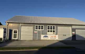 200m² industrial unit with excellent access