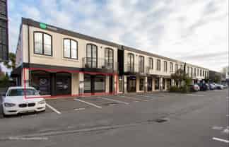 Premium city fringe retail