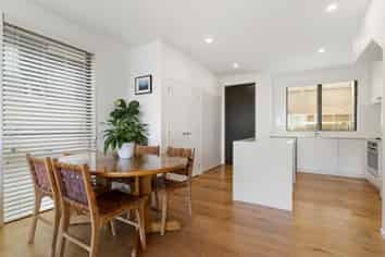 6/4 Glen Atkinson Street, St Heliers