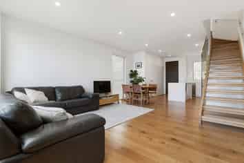 6/4 Glen Atkinson Street, St Heliers