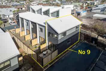 9/235 Karori Road, Karori