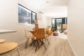 9/235 Karori Road, Karori