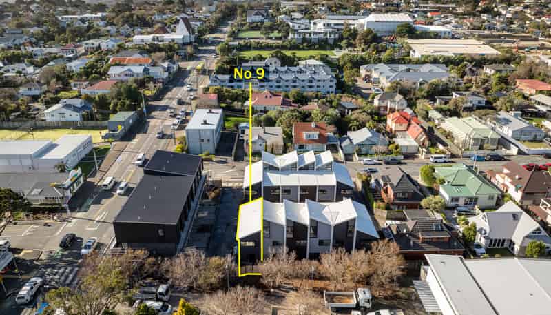 9/235 Karori Road, Karori
