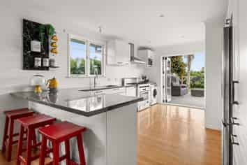 36 Allen Berry Avenue, Pirimai